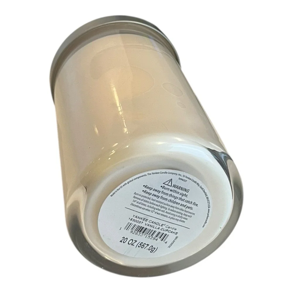 Yankee Candle Signature Large Tumbler Candle 20 oz- Vanilla Cupcake